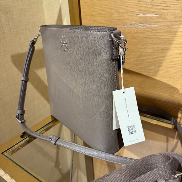Last 2 ‼️Tory Burch 170475 Thea Swingpack Crossbody Wild Mushroom $450 - Picture 5 of 16